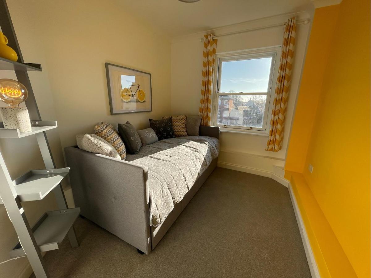 East Walls Apartment Chichester Esterno foto