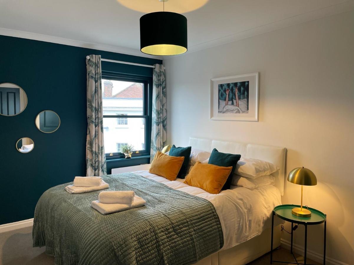 East Walls Apartment Chichester Esterno foto